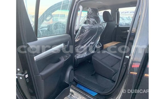Sayi Imported Toyota Hilux Black Mota in Import - Dubai a Burkina Faso Sayi Imported Toyota Hilux Black Mota in Import - Dubai a Burkina Faso