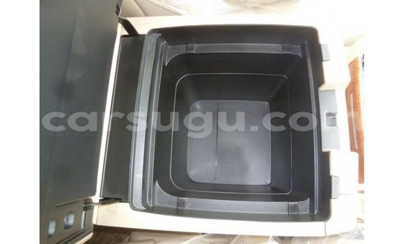 Sayi Imported Toyota Land Cruiser White Mota in Import - Dubai a Burkina Faso Sayi Imported Toyota Land Cruiser White Mota in Import - Dubai a Burkina Faso