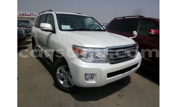Sayi Imported Toyota Land Cruiser White Mota in Import - Dubai a Burkina Faso Sayi Imported Toyota Land Cruiser White Mota in Import - Dubai a Burkina Faso