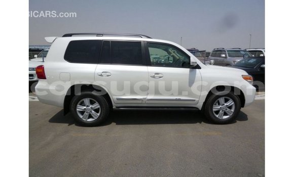 Sayi Imported Toyota Land Cruiser White Mota in Import - Dubai a Burkina Faso Sayi Imported Toyota Land Cruiser White Mota in Import - Dubai a Burkina Faso