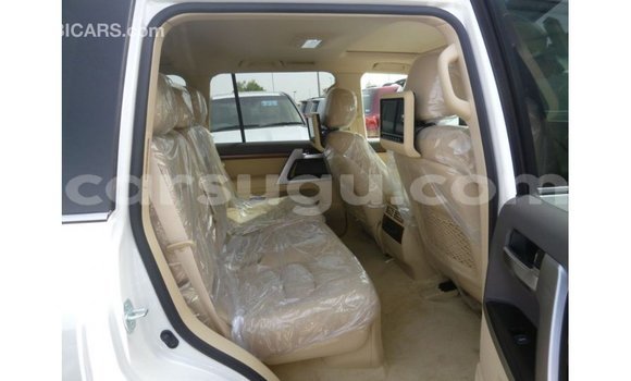 Sayi Imported Toyota Land Cruiser White Mota in Import - Dubai a Burkina Faso Sayi Imported Toyota Land Cruiser White Mota in Import - Dubai a Burkina Faso