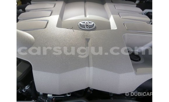 Sayi Imported Toyota Land Cruiser White Mota in Import - Dubai a Burkina Faso Sayi Imported Toyota Land Cruiser White Mota in Import - Dubai a Burkina Faso