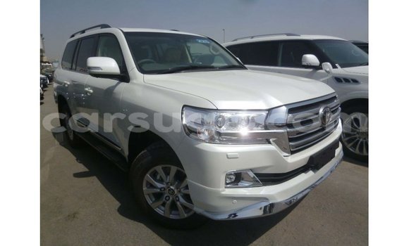 Sayi Imported Toyota Land Cruiser White Mota in Import - Dubai a Burkina Faso Sayi Imported Toyota Land Cruiser White Mota in Import - Dubai a Burkina Faso