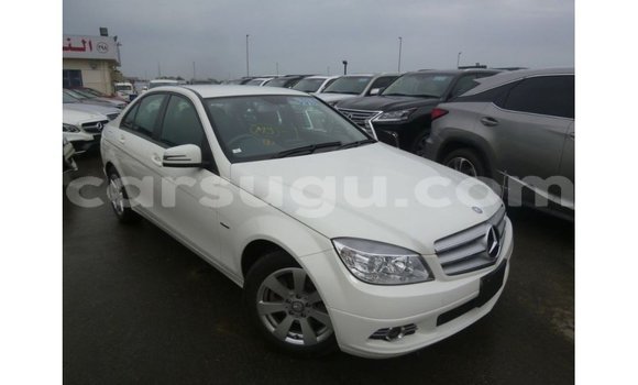 Sayi Imported Mercedes-Benz 200 White Mota in Import - Dubai a Burkina Faso Sayi Imported Mercedes-Benz 200 White Mota in Import - Dubai a Burkina Faso