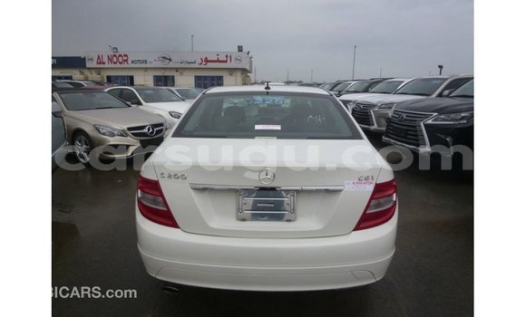 Sayi Imported Mercedes-Benz 200 White Mota in Import - Dubai a Burkina Faso Sayi Imported Mercedes-Benz 200 White Mota in Import - Dubai a Burkina Faso