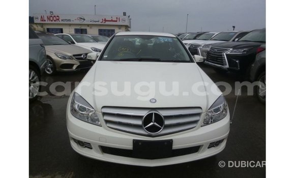 Sayi Imported Mercedes-Benz 200 White Mota in Import - Dubai a Burkina Faso Sayi Imported Mercedes-Benz 200 White Mota in Import - Dubai a Burkina Faso