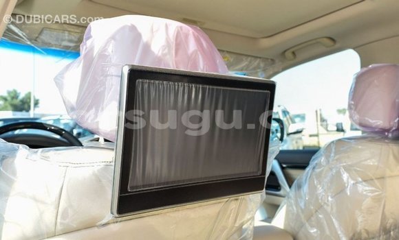 Acheter Import Voiture Toyota Land Cruiser Blanc à Import - Dubai, Burkina-Faso Acheter Import Voiture Toyota Land Cruiser Blanc à Import - Dubai, Burkina-Faso