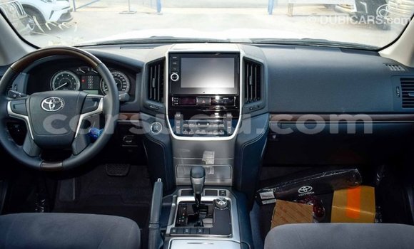 Buy Import Toyota Land Cruiser White Car in Import - Dubai in Burkina Faso Buy Import Toyota Land Cruiser White Car in Import - Dubai in Burkina Faso