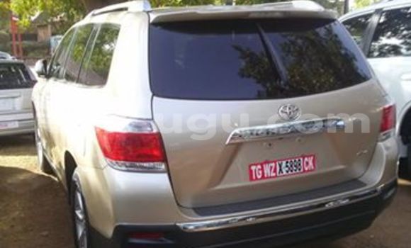 Acheter Neuf Voiture Toyota Highlander Marron à Ouagadougou au Burkina-Faso Acheter Neuf Voiture Toyota Highlander Marron à Ouagadougou au Burkina-Faso