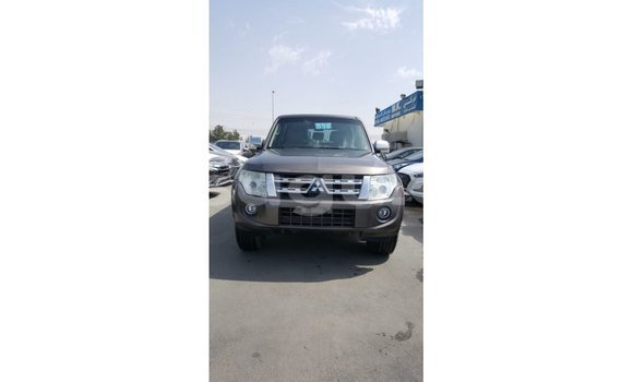 Sayi Imported Mitsubishi Pajero Brown Mota in Import - Dubai a Burkina Faso Sayi Imported Mitsubishi Pajero Brown Mota in Import - Dubai a Burkina Faso