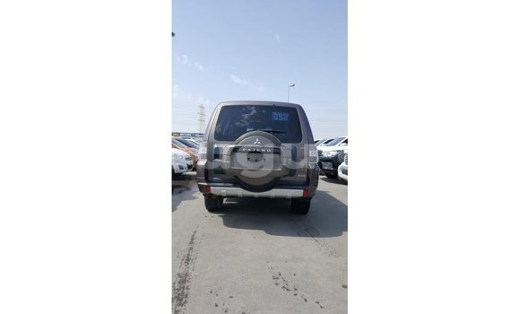 Sayi Imported Mitsubishi Pajero Brown Mota in Import - Dubai a Burkina Faso Sayi Imported Mitsubishi Pajero Brown Mota in Import - Dubai a Burkina Faso