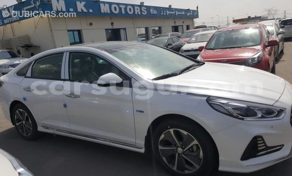 Sayi Imported Hyundai Sonata White Mota in Import - Dubai a Burkina Faso Sayi Imported Hyundai Sonata White Mota in Import - Dubai a Burkina Faso