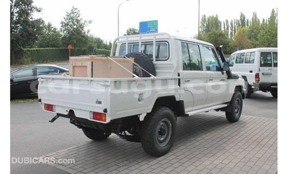 Buy Import Toyota Land Cruiser White Car in Import - Dubai in Burkina Faso Buy Import Toyota Land Cruiser White Car in Import - Dubai in Burkina Faso