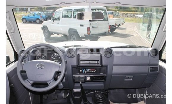 Buy Import Toyota Land Cruiser White Car in Import - Dubai in Burkina Faso Buy Import Toyota Land Cruiser White Car in Import - Dubai in Burkina Faso
