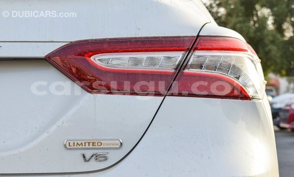 Acheter Import Voiture Toyota Camry Blanc à Import - Dubai, Burkina-Faso Acheter Import Voiture Toyota Camry Blanc à Import - Dubai, Burkina-Faso