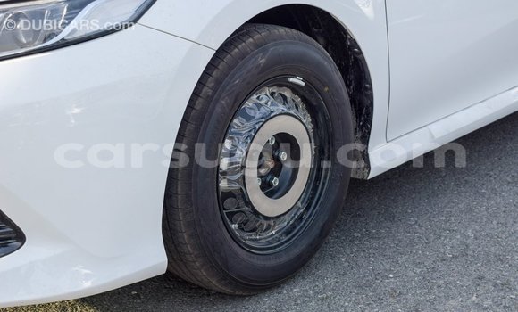 Acheter Import Voiture Toyota Camry Blanc à Import - Dubai, Burkina-Faso Acheter Import Voiture Toyota Camry Blanc à Import - Dubai, Burkina-Faso