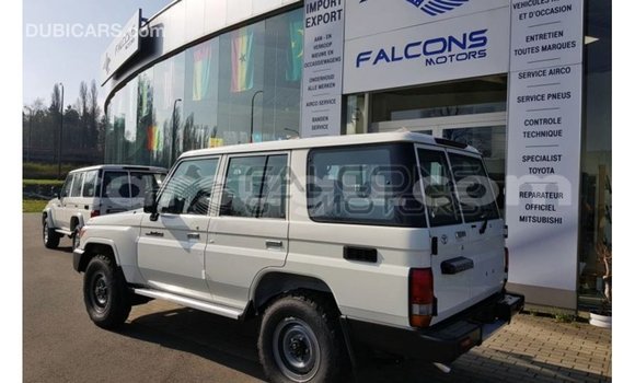 Buy Import Toyota Land Cruiser White Car in Import - Dubai in Burkina Faso Buy Import Toyota Land Cruiser White Car in Import - Dubai in Burkina Faso
