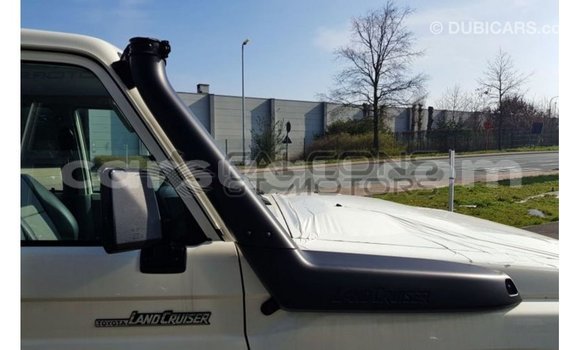 Buy Import Toyota Land Cruiser White Car in Import - Dubai in Burkina Faso Buy Import Toyota Land Cruiser White Car in Import - Dubai in Burkina Faso