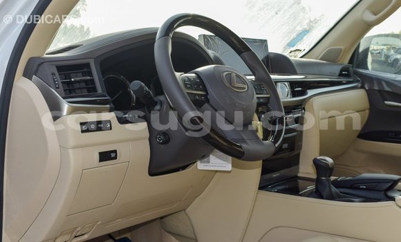 Acheter Import Voiture Lexus LX Blanc à Import - Dubai, Burkina-Faso Acheter Import Voiture Lexus LX Blanc à Import - Dubai, Burkina-Faso