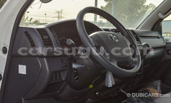 Sayi Imported Toyota Hiace White Mota in Import - Dubai a Burkina Faso Sayi Imported Toyota Hiace White Mota in Import - Dubai a Burkina Faso