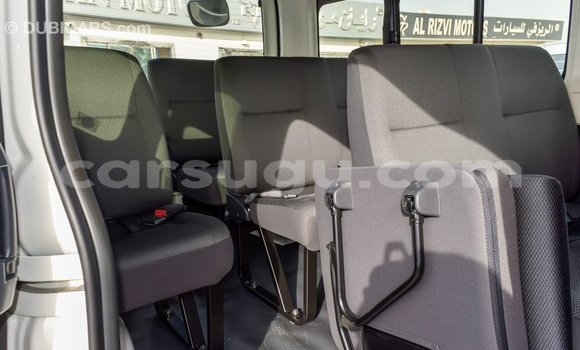 Sayi Imported Toyota Hiace White Mota in Import - Dubai a Burkina Faso Sayi Imported Toyota Hiace White Mota in Import - Dubai a Burkina Faso