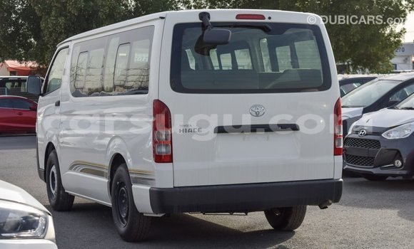Sayi Imported Toyota Hiace White Mota in Import - Dubai a Burkina Faso Sayi Imported Toyota Hiace White Mota in Import - Dubai a Burkina Faso