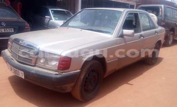 Acheter Occasion Voiture Mercedes-Benz 190 Bleu à Ouagadougou, Burkina-Faso Acheter Occasion Voiture Mercedes-Benz 190 Bleu à Ouagadougou, Burkina-Faso