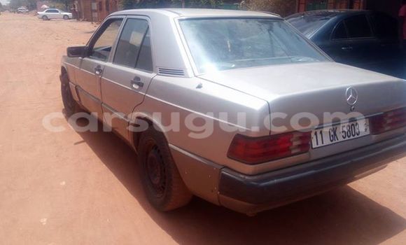 Acheter Occasion Voiture Mercedes-Benz 190 Bleu à Ouagadougou, Burkina-Faso Acheter Occasion Voiture Mercedes-Benz 190 Bleu à Ouagadougou, Burkina-Faso