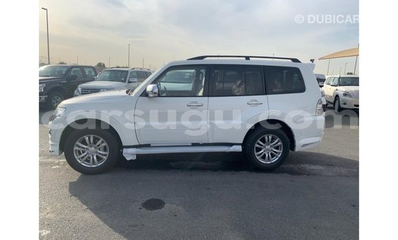 Acheter Import Voiture Mitsubishi Pajero Blanc à Import - Dubai, Burkina-Faso Acheter Import Voiture Mitsubishi Pajero Blanc à Import - Dubai, Burkina-Faso