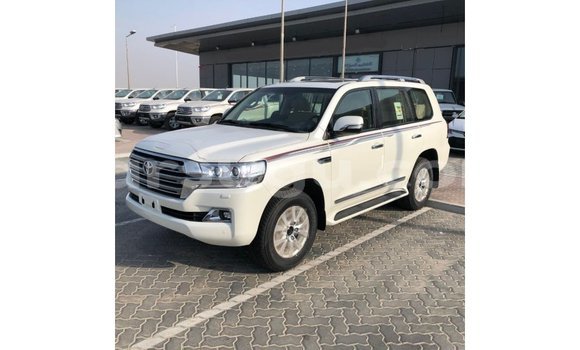 Acheter Import Voiture Toyota Land Cruiser Blanc à Import - Dubai, Burkina-Faso Acheter Import Voiture Toyota Land Cruiser Blanc à Import - Dubai, Burkina-Faso