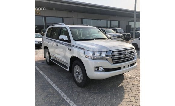 Acheter Import Voiture Toyota Land Cruiser Blanc à Import - Dubai, Burkina-Faso Acheter Import Voiture Toyota Land Cruiser Blanc à Import - Dubai, Burkina-Faso