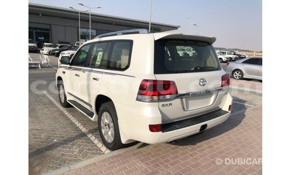 Acheter Import Voiture Toyota Land Cruiser Blanc à Import - Dubai, Burkina-Faso Acheter Import Voiture Toyota Land Cruiser Blanc à Import - Dubai, Burkina-Faso