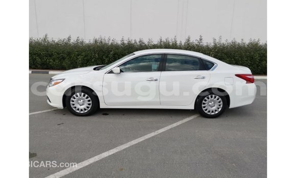 Sayi Imported Nissan Altima White Mota in Import - Dubai a Burkina Faso Sayi Imported Nissan Altima White Mota in Import - Dubai a Burkina Faso