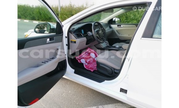 Sayi Imported Hyundai Sonata White Mota in Import - Dubai a Burkina Faso Sayi Imported Hyundai Sonata White Mota in Import - Dubai a Burkina Faso