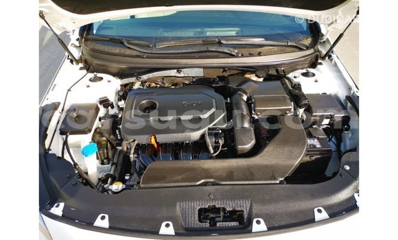 Sayi Imported Hyundai Sonata White Mota in Import - Dubai a Burkina Faso Sayi Imported Hyundai Sonata White Mota in Import - Dubai a Burkina Faso
