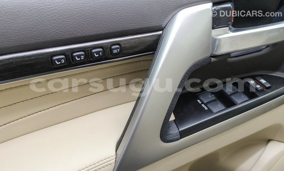 Acheter Import Voiture Toyota Land Cruiser Noir à Import - Dubai, Burkina-Faso Acheter Import Voiture Toyota Land Cruiser Noir à Import - Dubai, Burkina-Faso