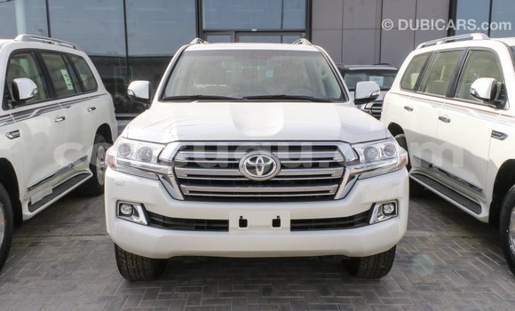Acheter Import Voiture Toyota Land Cruiser Blanc à Import - Dubai, Burkina-Faso Acheter Import Voiture Toyota Land Cruiser Blanc à Import - Dubai, Burkina-Faso
