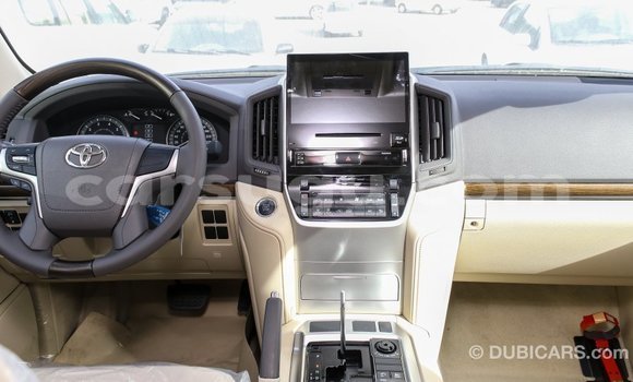 Acheter Import Voiture Toyota Land Cruiser Blanc à Import - Dubai, Burkina-Faso Acheter Import Voiture Toyota Land Cruiser Blanc à Import - Dubai, Burkina-Faso