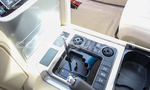 Acheter Import Voiture Toyota Land Cruiser Blanc à Import - Dubai, Burkina-Faso Acheter Import Voiture Toyota Land Cruiser Blanc à Import - Dubai, Burkina-Faso
