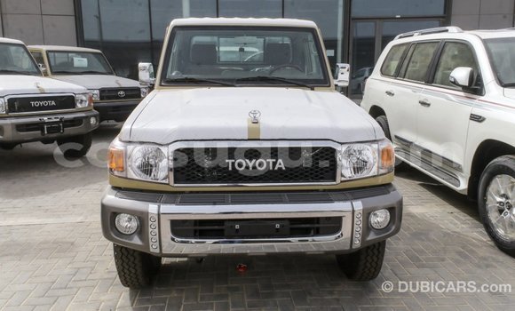 Acheter Import Voiture Toyota Land Cruiser Beige à Import - Dubai, Burkina-Faso Acheter Import Voiture Toyota Land Cruiser Beige à Import - Dubai, Burkina-Faso