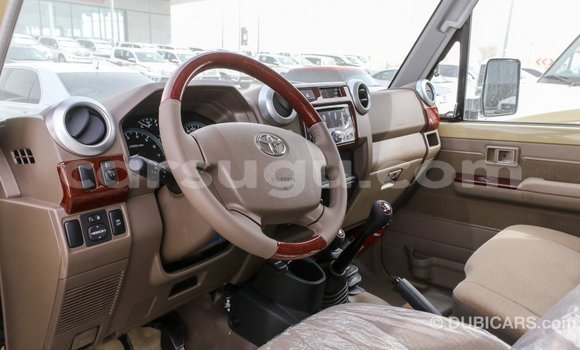 Acheter Import Voiture Toyota Land Cruiser Beige à Import - Dubai, Burkina-Faso Acheter Import Voiture Toyota Land Cruiser Beige à Import - Dubai, Burkina-Faso