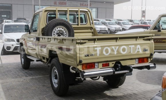 Acheter Import Voiture Toyota Land Cruiser Beige à Import - Dubai, Burkina-Faso Acheter Import Voiture Toyota Land Cruiser Beige à Import - Dubai, Burkina-Faso