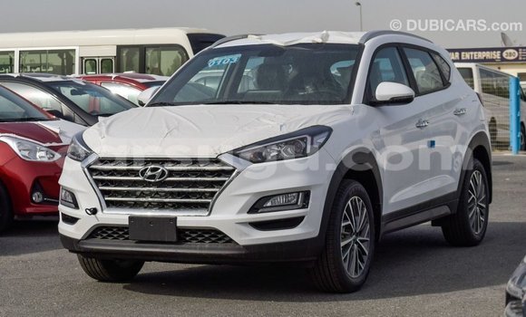 Acheter Import Voiture Hyundai Tucson Blanc à Import - Dubai, Burkina-Faso Acheter Import Voiture Hyundai Tucson Blanc à Import - Dubai, Burkina-Faso