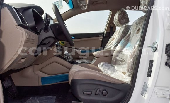 Acheter Import Voiture Hyundai Tucson Blanc à Import - Dubai, Burkina-Faso Acheter Import Voiture Hyundai Tucson Blanc à Import - Dubai, Burkina-Faso