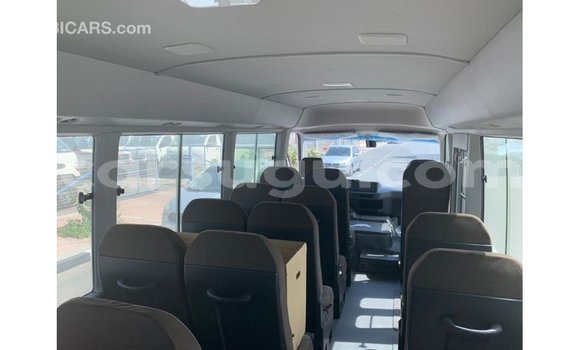 Sayi Imported Toyota Coaster White Mota in Import - Dubai a Burkina Faso Sayi Imported Toyota Coaster White Mota in Import - Dubai a Burkina Faso