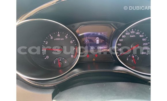 Acheter Import Voiture Kia Carnival Blanc à Import - Dubai, Burkina-Faso Acheter Import Voiture Kia Carnival Blanc à Import - Dubai, Burkina-Faso