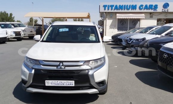 Acheter Import Voiture Mitsubishi Outlander Blanc à Import - Dubai, Burkina-Faso Acheter Import Voiture Mitsubishi Outlander Blanc à Import - Dubai, Burkina-Faso