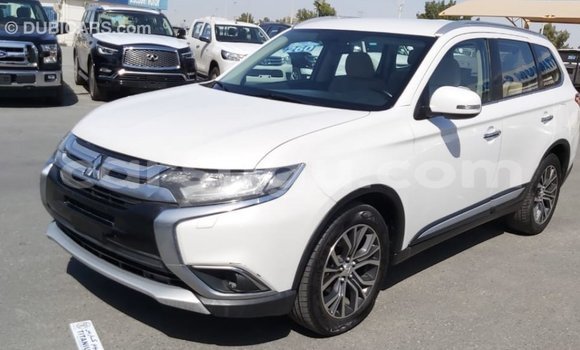 Acheter Import Voiture Mitsubishi Outlander Blanc à Import - Dubai, Burkina-Faso Acheter Import Voiture Mitsubishi Outlander Blanc à Import - Dubai, Burkina-Faso