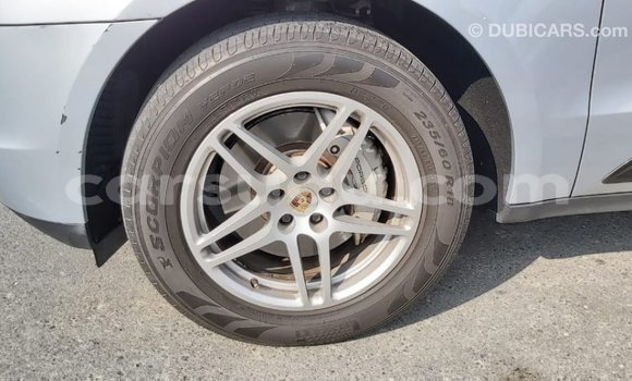 Acheter Import Voiture Porsche Macan Autre à Import - Dubai, Burkina-Faso Acheter Import Voiture Porsche Macan Autre à Import - Dubai, Burkina-Faso