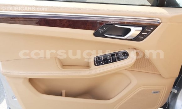 Acheter Import Voiture Porsche Macan Autre à Import - Dubai, Burkina-Faso Acheter Import Voiture Porsche Macan Autre à Import - Dubai, Burkina-Faso